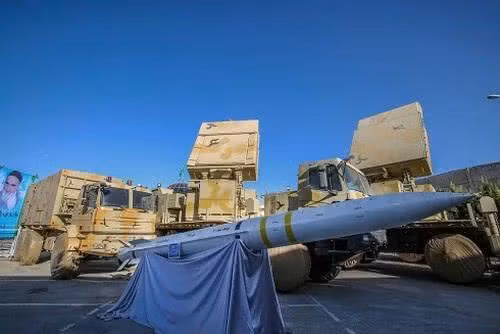 Có nguồn tin tình báo cho biết, hiện nay lực lượng phòng không Syria và Iran đã bí mật triển khai các tên lửa đất đối không Bavaria, còn được gọi là phiên bản phòng không S-300 của Iran; giới quân sự Iran cho biết, vũ khí này hoàn toàn có khả năng tiêu diệt máy bay tàng hình F-35 và các mục tiêu khác.