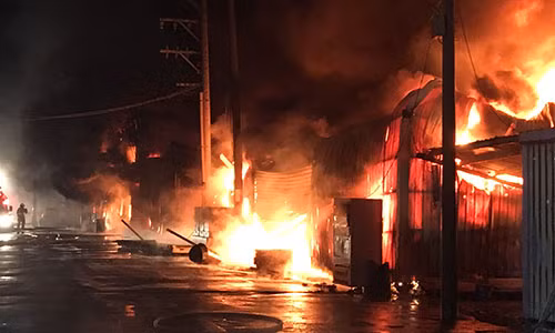 Vụ cháy kinh hoàng tại nhà máy ở TP Đào Viên. Nguồn ảnh: CNA