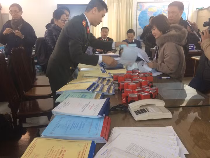 Cơ quan điều tra thu giữ hàng loạt tang vật vụ án.