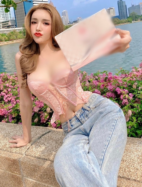 Cô nàng từng khiến dân tình choáng váng khi công khai quá khứ là đàn ông.