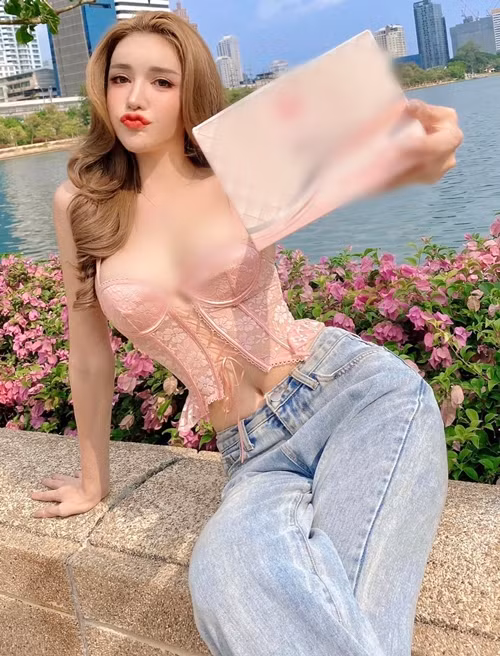 Cô nàng từng khiến dân tình choáng váng khi công khai quá khứ là đàn ông.