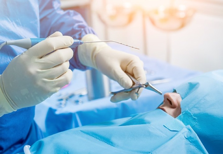 Bi cho nha hang xom can, co gai khau 500 mui moi song sot