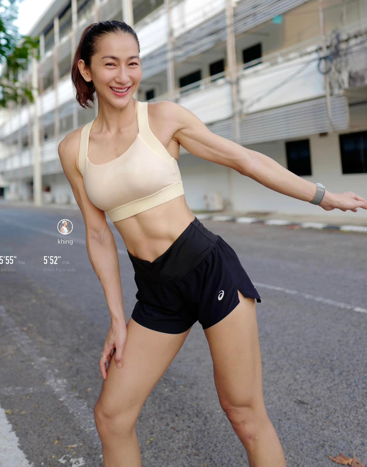 Piyawan Khing Pinnikron nhận kèm riêng cho từng học viên và đảm bảo ai cũng vừa đẹp lại vừa khỏe mạnh.