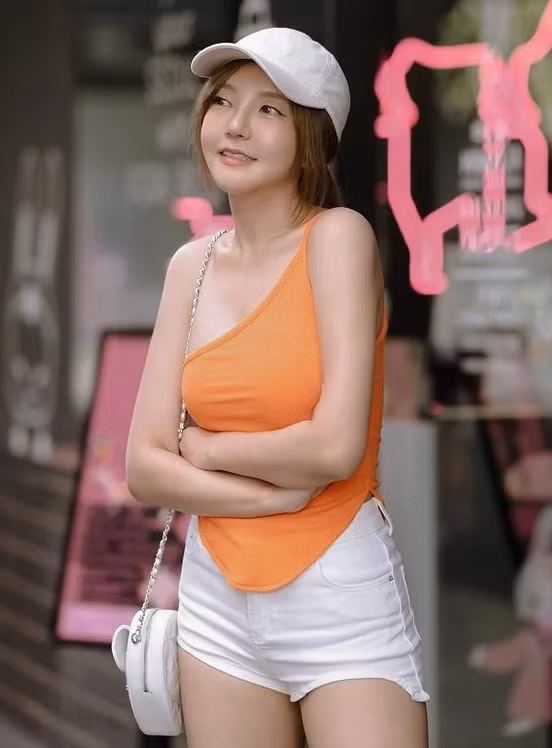  Hot girl Kanoktip Tummanon, người Thái Lan, nổi tiếng với nhan sắc dễ thương và sự đa tài của mình. (Nguồn ảnh: IG)