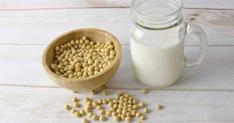 Uong sua dau nanh dau bung, coi chung ngo doc nen kham ngay