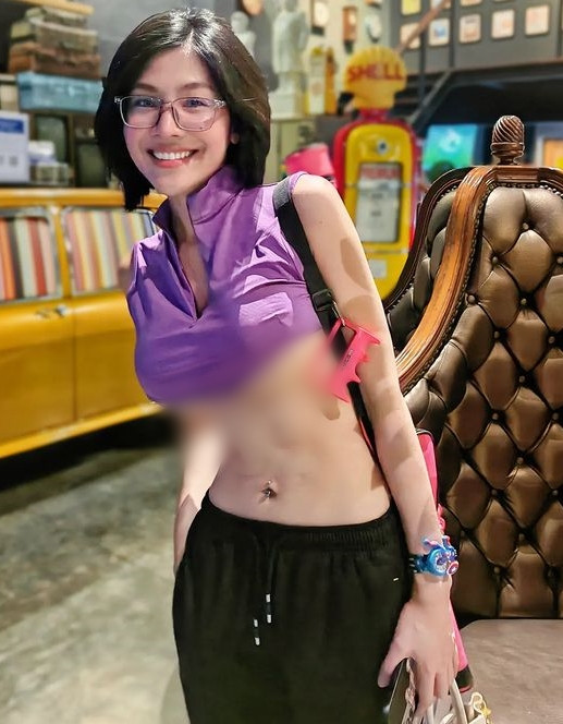 Tuy không thể phủ nhận Warunee Punsin có thân hình vô cùng quyến rũ, mọi người vẫn cho rằng hot girl đã khoe thân quá đà.