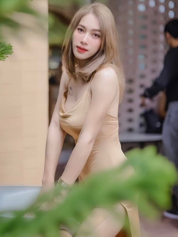 Theo Thanistha Thongsorn, cô nàng chỉ đơn giản phô bày nét đẹp của mình, không hề quá đà.