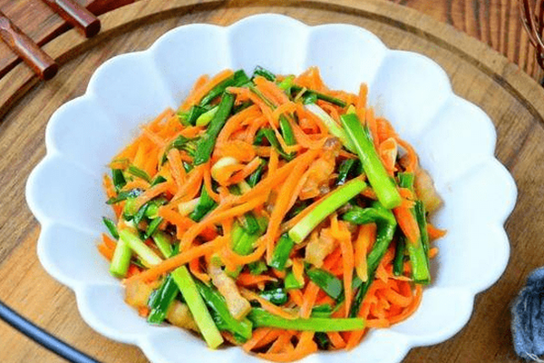 Sau 50 tuoi phai an nhieu 4 loai rau nay moi song tho-Hinh-3