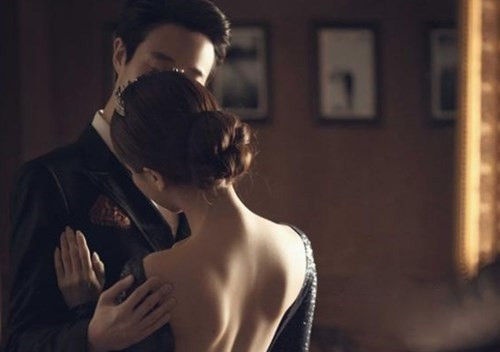 Chong vang nha lien tuc, vo ngoai tinh voi...sep