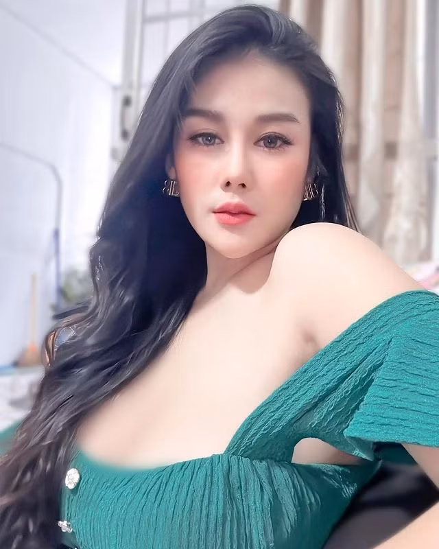Hiện tại, Wanphenmakhunthod có gần 250.000 người hâm mộ, theo dõi trên trang IG cá nhân, mỗi động tĩnh đều được chú ý.