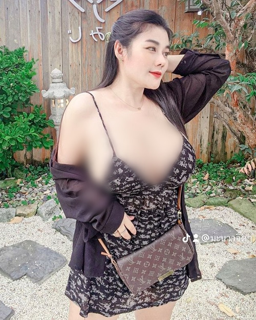 Cô nàng luôn tự hào vì vẻ đẹp cơ thể của mình là vẻ đẹp tự nhiên, không can thiệp dao kéo.