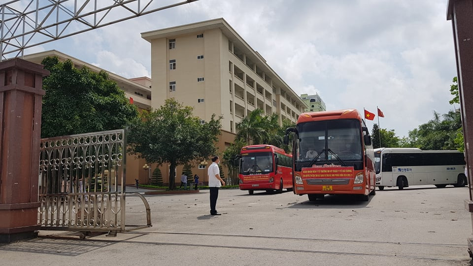 Hinh anh cham trai tim 267 sinh vien y Hai Duong chi vien Bac Giang, Bac Ninh-Hinh-20