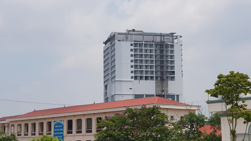 20 ho dan to bi nut nha khi IDJ thi cong toa nha APEC 15 tang-Hinh-3