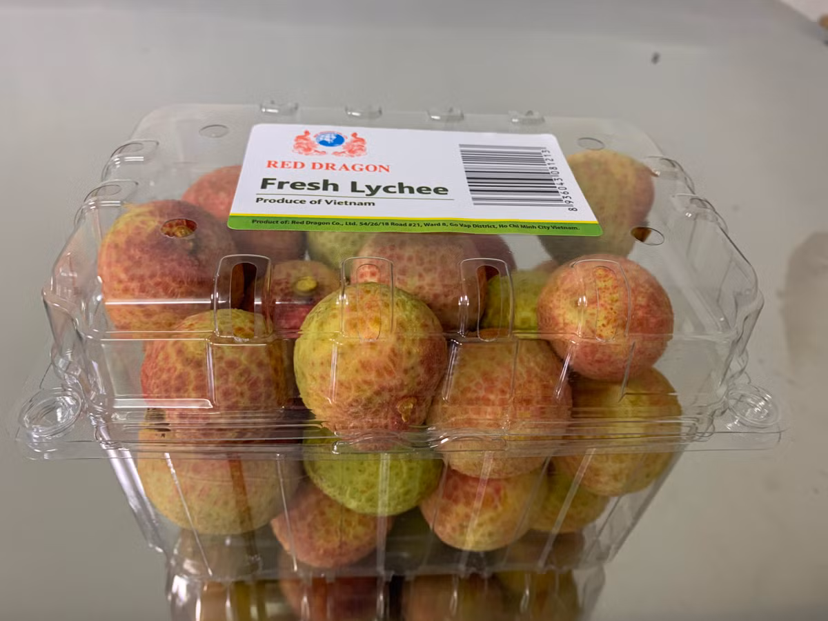 Ông Trần Văn Quân, Phó Chủ tịch UBND tỉnh Hải Dương nhận định, việc tiêu thụ và giới thiệu sản phẩm nông sản Hải Dương, trong đó có việc đưa quả vải lên sàn TMĐT là vô cùng cần thiết, phù hợp với xu thế thương mại hiện nay, đã được thể hiện trong Nghị quyết chuyên đề về chuyển đổi số của Đại hội Đảng bộ tỉnh Hải Dương lần thứ XVII.