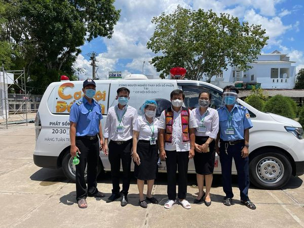 Ông Hải cũng đã đến bệnh viện đa khoa khu vực Cai Lậy (Tiền Giang) để phát 1104 hộp sữa đặc và 1 thùng khẩu trang y tế cho các bệnh nhi đang điều trị tại đây. Đồng thời, tặng 100 cháu, mỗi cháu bệnh nhi con em gia đình khó khăn 500.000 đồng từ Quỹ Vì đồng bào.