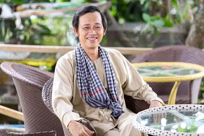 Nghe si Hoai Linh “ngam” 14 ty tien cuu tro va loat lum xum tu thien-Hinh-2