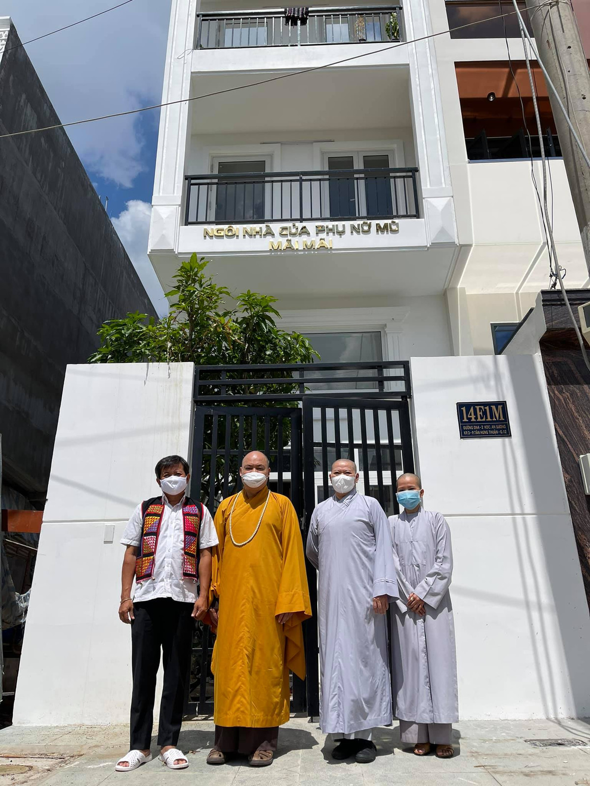 Sau khi tiếp nhận căn nhà từ ông Đoàn Ngọc Hải, Ban Từ thiện xã hội Phật giáo TP.HCM quyết định giao cho Ni sư Thích nữ Huệ Tuyến, Phó Trưởng ban Từ thiện xã hội GHPGVN TP.HCM, trụ trì chùa Lâm Quang (quận 8, TP.HCM), nơi đang nuôi dưỡng chăm sóc các cụ già neo đơn, đảm đương việc quản lý căn nhà và chăm sóc các cháu gái khiếm thị.