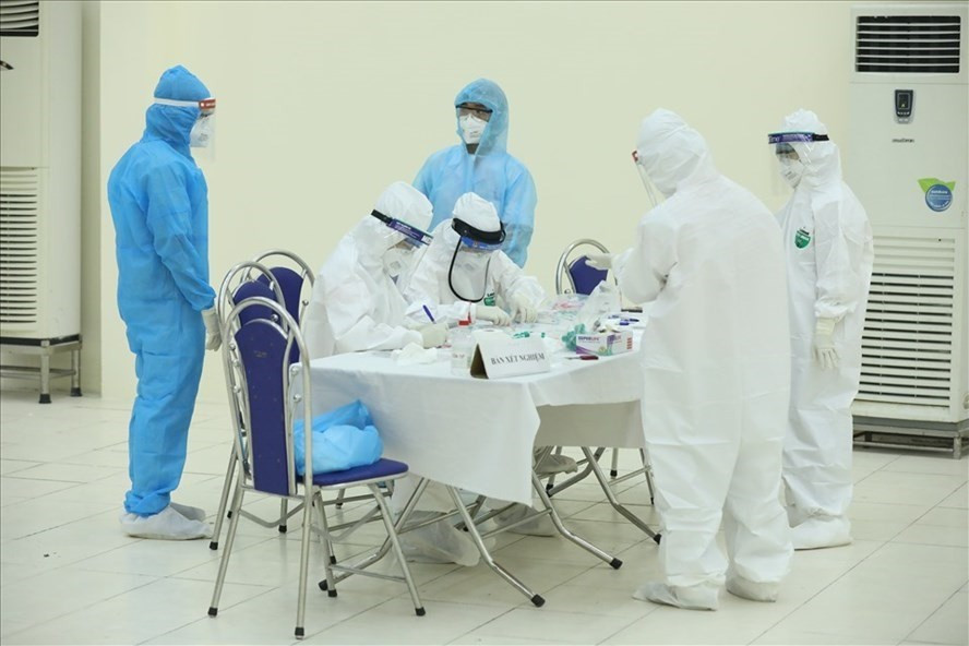 Nu Cong an xa o Hai Duong mac COVID-19