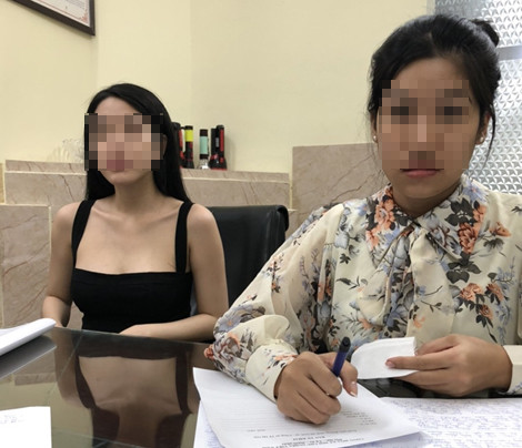 Nhung co gai nem “trai dang” khi cam dau sextour chan dai-Hinh-2