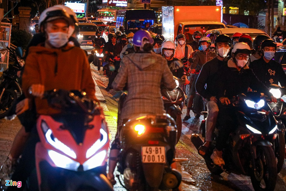 Các con đường dẫn đến Đà Lạt luôn ùn tắc. Ảnh Zing.