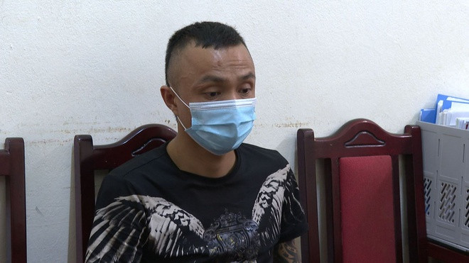  Hai nhóm nổ súng hỗn chiến khiến 4 người bị thương: Công an tỉnh Thanh Hóa vừa bắt tạm giam Lê Thế Vũ (Vũ "Quyền", thị xã Nghi Sơn) để điều tra hành vi Gây rối trật tự công cộng. Trước đó, 6 bị can khác đã bị khởi tố về các tội Giết người, Cố ý gây thương tích và Gây rối trật tự công cộng. Tối 8/5, hai nhóm dùng súng hoa cải, dao và ghế hỗn chiến tại quán nướng ở vỉa hè đại lộ Lê Lợi, phường Lam Sơn, TP Thanh Hóa, khiến 4 người bị thương nặng. 