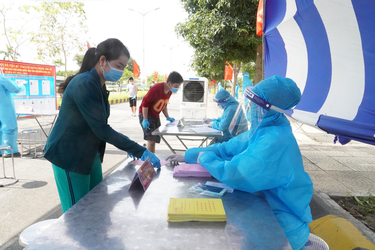 Ai cũng phấn khởi vui mừng khi thực hiện quyền và nghĩa vụ của công dân trong một hoàn cảnh đặc biệt.