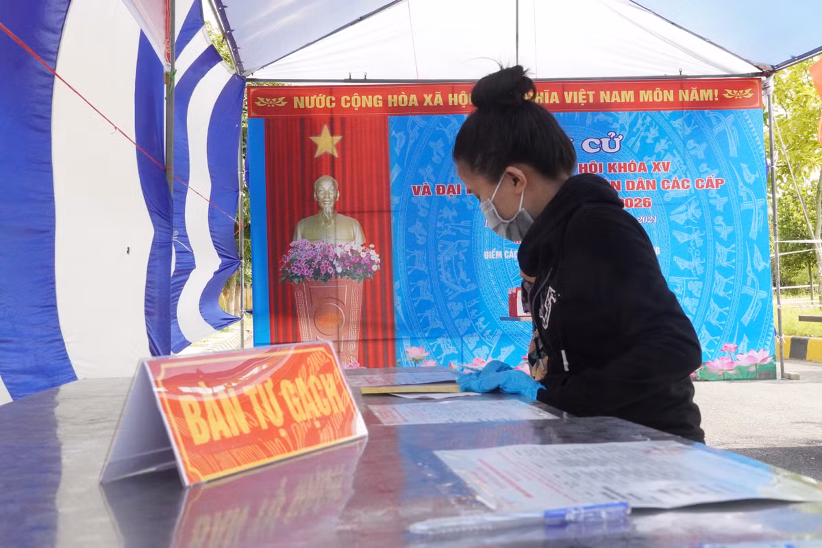 Canh bau cu dac biet trong khu cach ly phong dich tai Hai Duong-Hinh-2