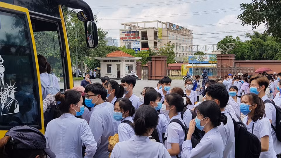 Hai Duong ho tro 4 ty cho Bac Giang, Bac Ninh chong dich COVID-19