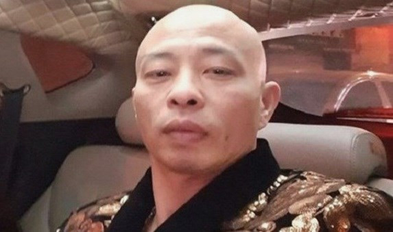 Đường đứng ra phân chia địa bàn hoạt động cho các công ty dịch vụ tang lễ, và đặt ra quy định về các khoản nộp bắt buộc tính trên số ca hỏa táng, buộc các dịch vụ hỏa táng phải nộp 500.000 đồng/ca. Dịch vụ nào muốn tham gia "hiệp hội" đều phải xin phép Đường hoặc Ninh Đức Lợi.