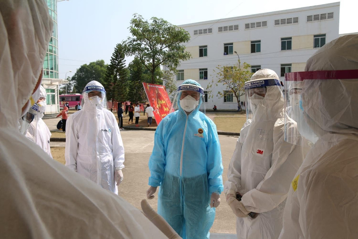  5 “rõ”: Là phương châm được tỉnh Hải Dương áp dụng để kiểm soát có hiệu quả sự lây lan dịch COVID-19 ra cộng đồng, chủ động ngăn chặn, ứng phó với dịch bệnh. 5 rõ là rõ người, rõ việc, rõ tiến độ, rõ hiệu quả và rõ trách nhiệm. 