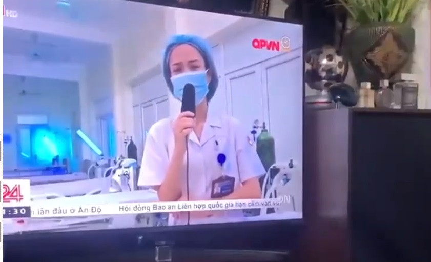 Thay me tren TV, be gai bat khoc va hinh anh dep cua bac si trong tam dich Bac Giang-Hinh-2