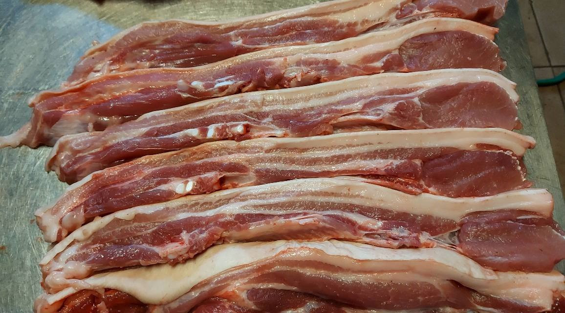 Lon nuoi “khong giong ai”, ban gia cao gap 2-3 lan thi truong-Hinh-3