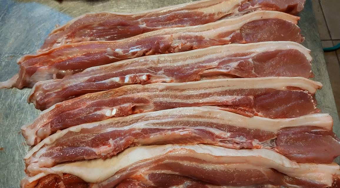 Lon nuoi “khong giong ai”, ban gia cao gap 2-3 lan thi truong-Hinh-3