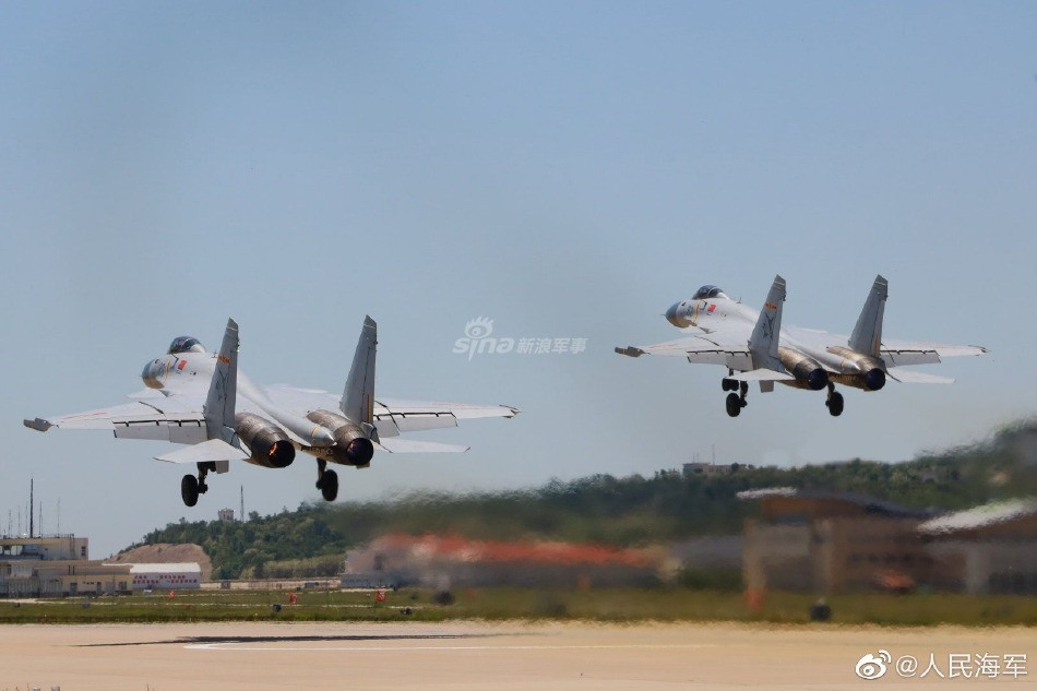 Tiêm kích này có trọng lượng rỗng 17,5 tấn, kèm theo khả năng mang tối đa 7 tấn vũ khí các loại.