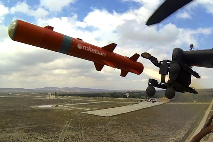 Những tên lửa chống tăng không đối đất L-UMTAS do Thổ Nhĩ Kỳ sản xuất đã tỏ rõ sức mạnh trên chiến trường Syria khi hạ hàng loạt khí tài quân đội của Tổng thống Assad.