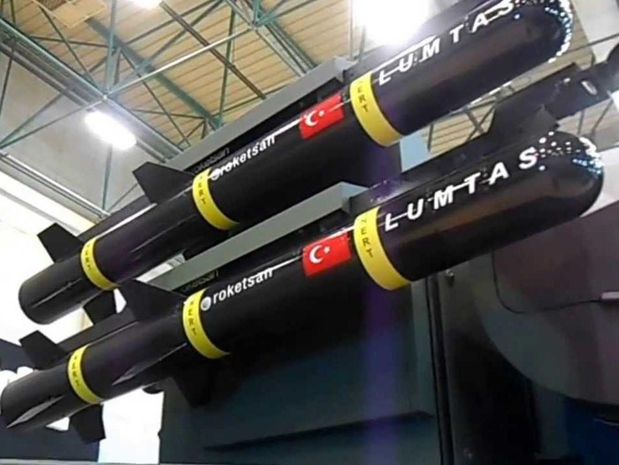 Phạm vi tấn công từ 500 tới 8000m.