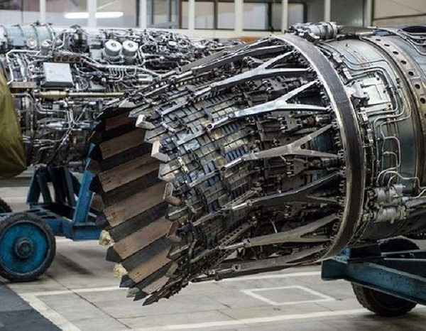 Thậm chí mốc thời gian trên còn bị xem là quá lạc quan nếu căn cứ vào tiến độ hoàn thành những dự án vũ khí đình đám của Nga, điển hình như xe tăng T-14 Armata sau 5 năm kể từ ngày ra mắt vẫn chưa được sản xuất hàng loạt.