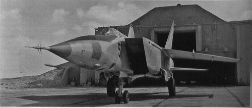 Điều đáng chú ý là hiện nay vẫn còn một số máy bay trinh sát MiG-25 trong tay Quân đội chính phủ Syria. Nếu những chiếc MiG-25 trinh sát này hoạt động đầy đủ, sẽ mang lại lợi thế thông tin chiến trường nhất định cho lực lượng Quân đội chính phủ Syria.