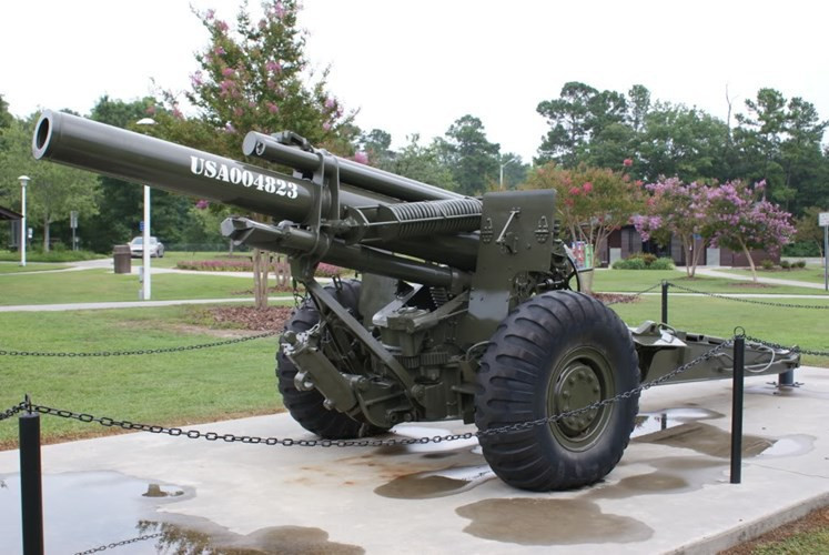 Những khẩu lựu pháo mặt đất M114 được thiết kế trong giai đoạn từ 1939 đến 1941.