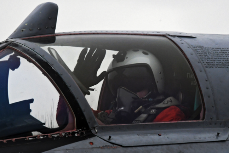 "Có thể tránh những sự cố như vậy bằng cách sử dụng vũ khí có độ chính xác cao và máy bay không người lái", tạp chí National Interest của Mỹ khuyến nghị.