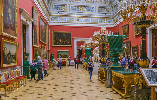 Vé vào Bảo tàng Hermitage, một trong những bảo tàng lớn nhất thế giới, là 9 USD.