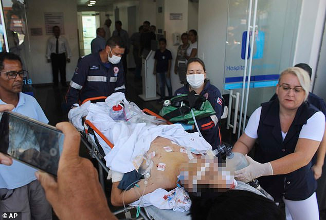 Toan canh vu xa sung truong hoc rung dong Brazil-Hinh-4