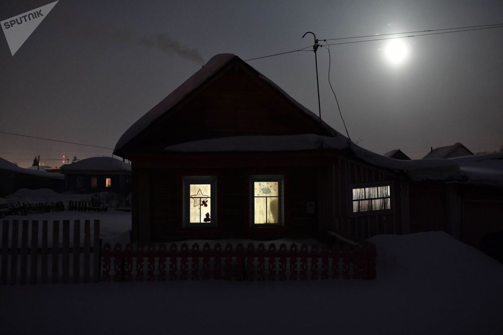 Ngôi làng Tara chìm vào bóng tối khi màn đêm buông xuống. Mời độc giả xem thêm video: Tới thăm ngôi làng ở "tận cùng Trái đất" (Nguồn: VTC14)