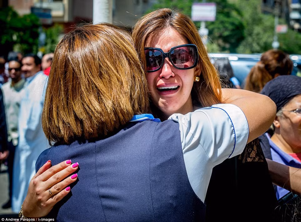 Hy huu nhung vu thoat chet than ky trong tham kich may bay roi-Hinh-8