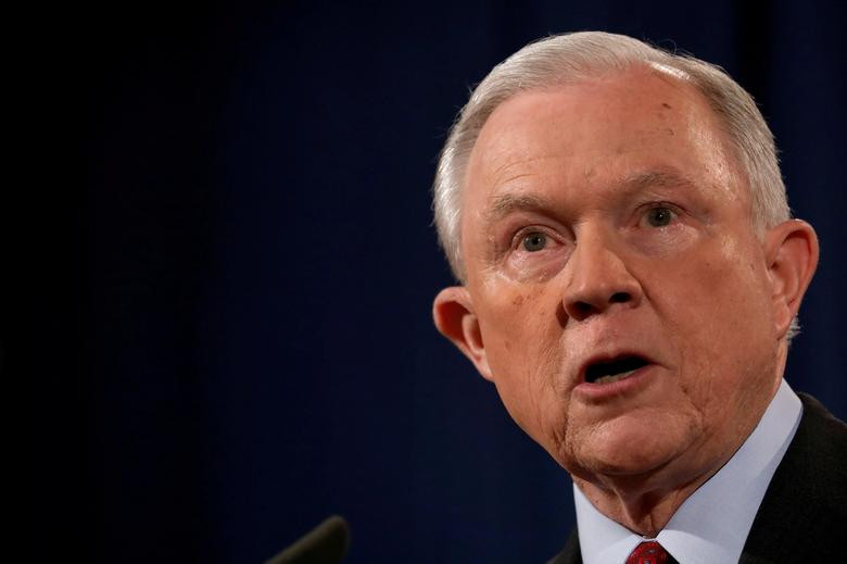 Jeff Sessions, cựu Thượng nghị sĩ Mỹ đến từ bang Alabama, từng là cố vấn tranh cử của ông Trump và sau đó là Tổng Chưởng lý đầu tiên dưới thời Chính quyền Tổng thống Trump. Ông thừa nhận đã gặp Kislyak ít nhất hai lần. Tổng thống Trump đã sa thải ông Sessions vào tháng 11/2018.