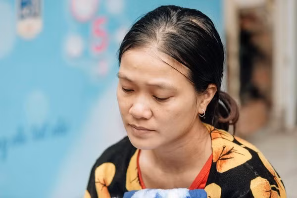 Me cau be 13 tuoi dap xe tu Son La xuong Ha Noi khong the tuong tuong noi!-Hinh-4