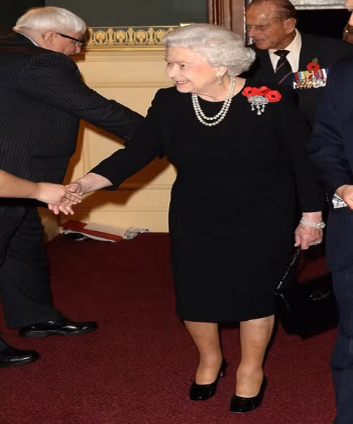 Tuy nhiên, Nữ hoàng Elizabeth II cũng mặc đồ đen nhưng chỉ trong sự kiện tưởng niệm. Ảnh: Getty.