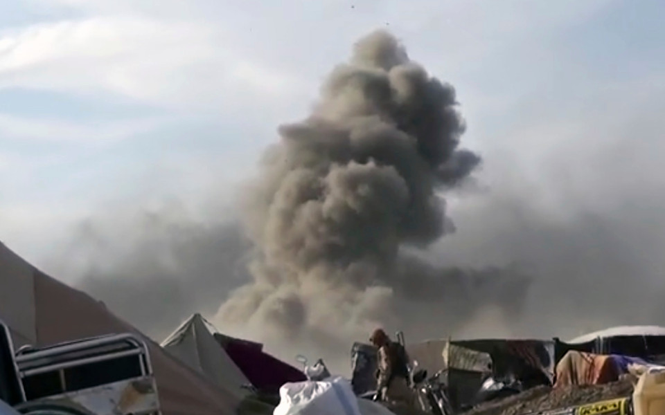 Khói bụi bốc lên trong cuộc giao tranh tại Baghouz.