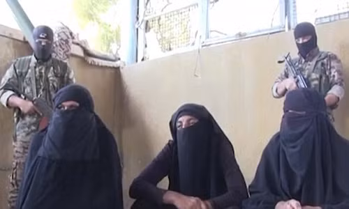 Phien quan IS tuyet vong, gia gai tron khoi thanh tri cuoi Baghouz