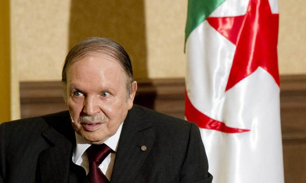 Trong thời gian đương chức, ông Bouteflika đã chủ trì xử lý việc kết thúc cuộc chiến tranh đẫm máu dân sự Algeria trong năm 2002, và kết thúc tình trạng khẩn cấp vào tháng 2/2011 trong bối cảnh tình trạng bất ổn khu vực. Ảnh: BFMTV.